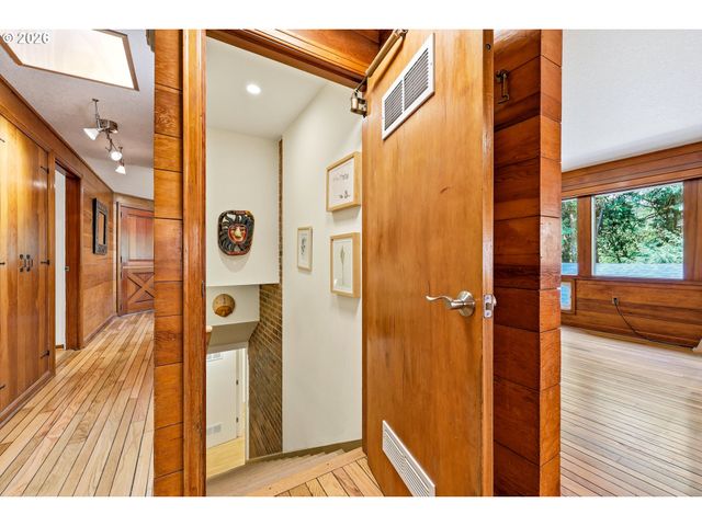 5000 Nw CORNELL Rd, Portland, OR 97210