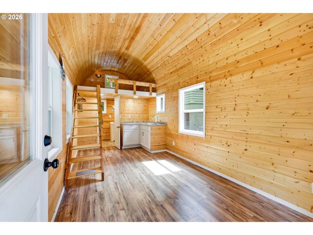 5000 Nw CORNELL Rd, Portland, OR 97210