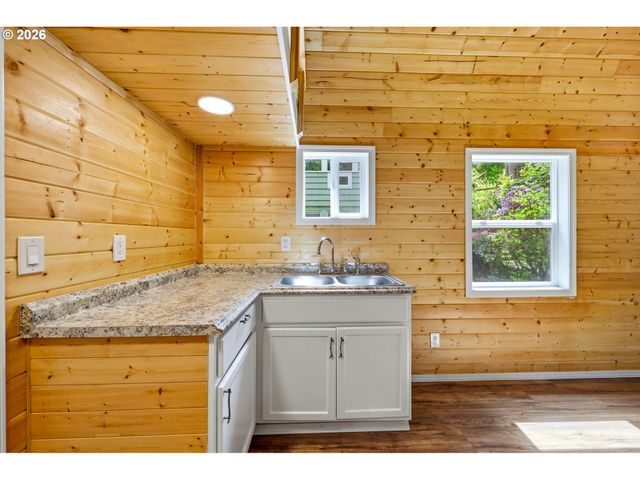 5000 Nw CORNELL Rd, Portland, OR 97210