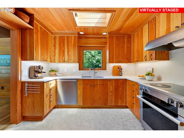 5000 Nw CORNELL Rd, Portland, OR 97210