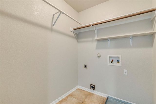 1007 Hometown PKWY, Kyle, TX 78640