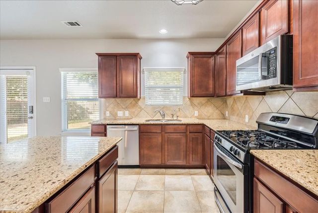 1007 Hometown PKWY, Kyle, TX 78640