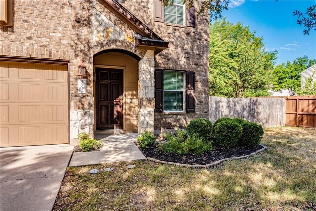 1007 Hometown PKWY, Kyle, TX 78640