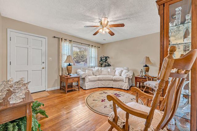 2725 Beaver Brook RD, Salem, VA 24153