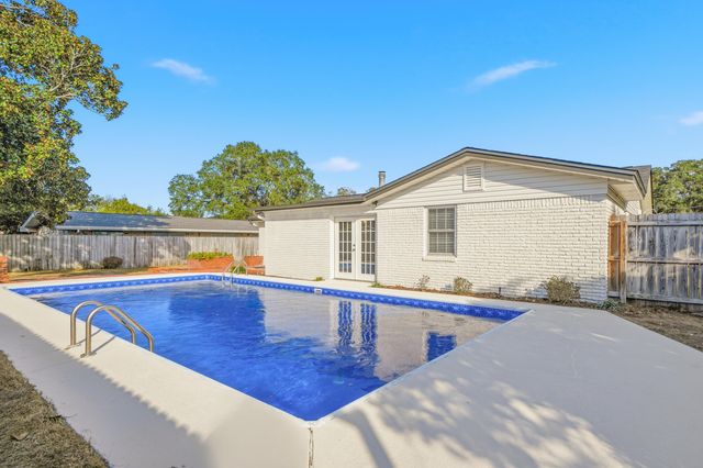 258 NW Briarwood Circle, Fort Walton Beach, FL 32548