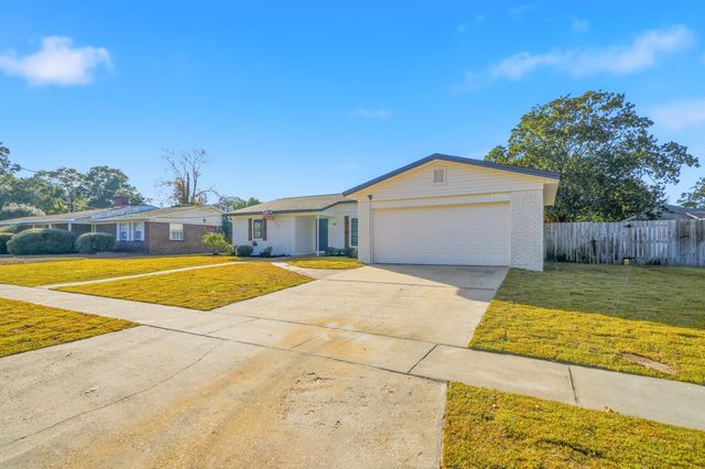 258 NW Briarwood Circle, Fort Walton Beach, FL 32548