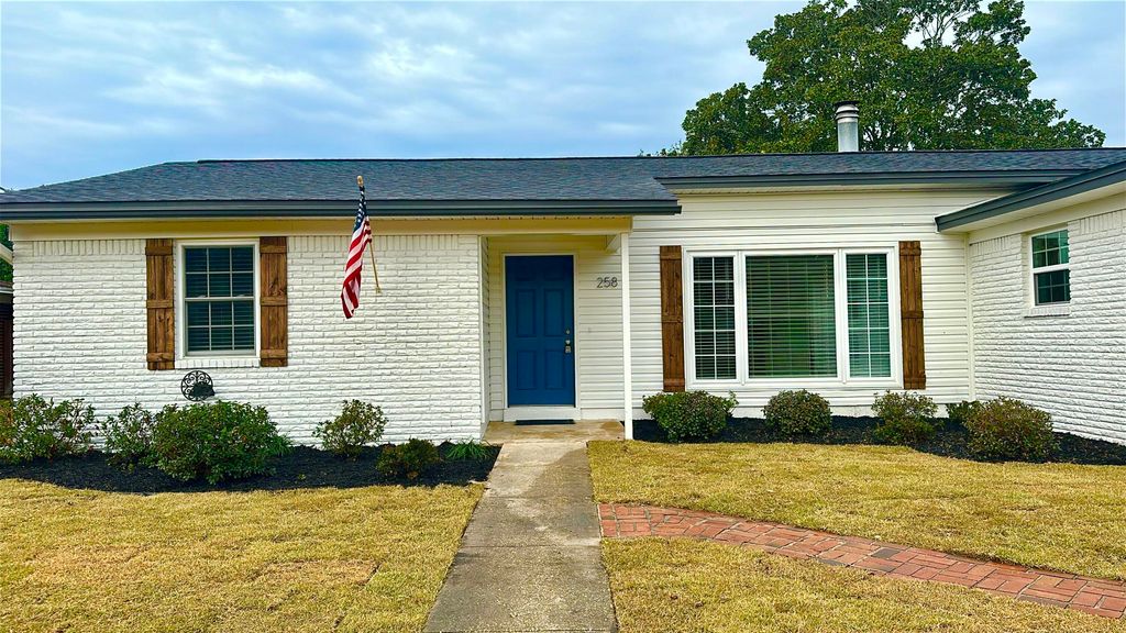 258 NW Briarwood Circle, Fort Walton Beach, FL 32548