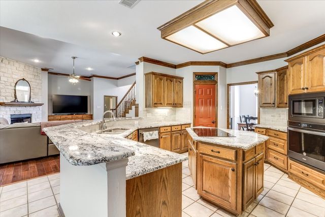 3025 Keri Lane, Midlothian, TX 76065