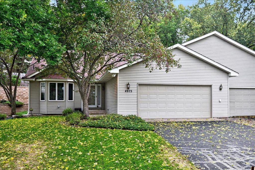 4975 Lincoln Drive, Edina, MN 55436 — photo 2