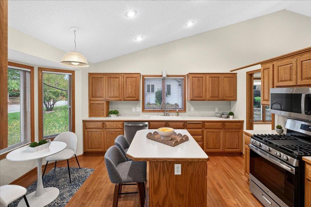 4975 Lincoln Drive, Edina, MN 55436 — photo 3