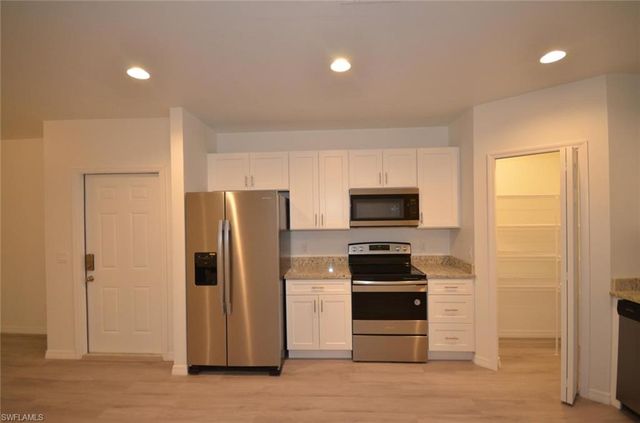 2197 Davis CT, Fort Myers, FL 33916