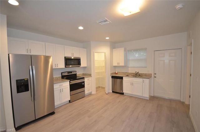 2197 Davis CT, Fort Myers, FL 33916