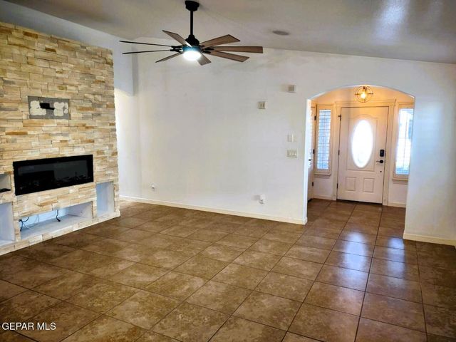2828 Bear Rock Place, El Paso, TX 79938