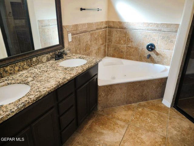 2828 Bear Rock Place, El Paso, TX 79938