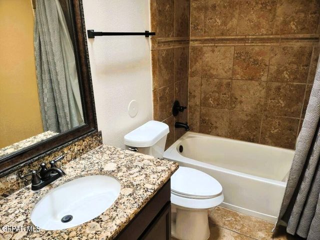 2828 Bear Rock Place, El Paso, TX 79938