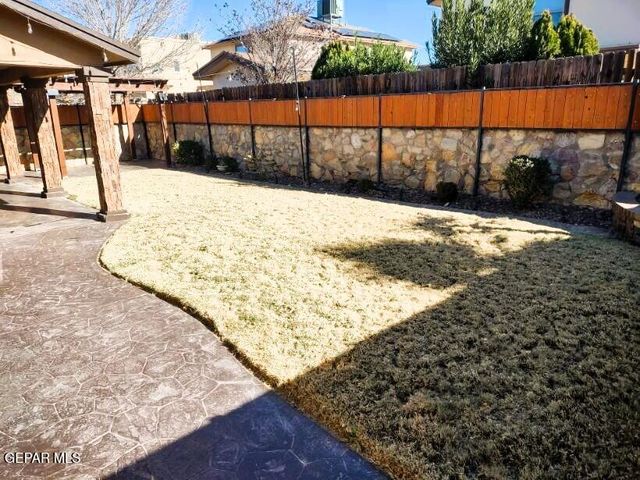 2828 Bear Rock Place, El Paso, TX 79938