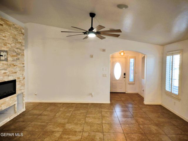 2828 Bear Rock Place, El Paso, TX 79938