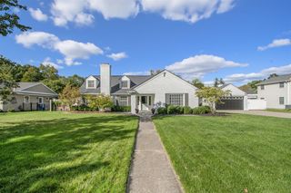 2821 Elmwood Drive, East Grand Rapids, MI 49506