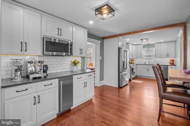 341 W GRAISBURY AVE, Audubon, NJ 08106