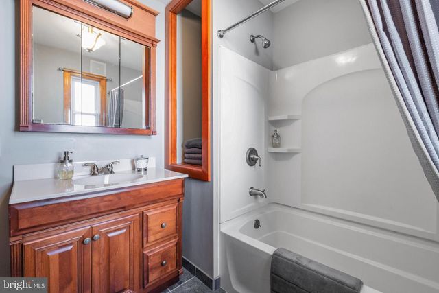 341 W GRAISBURY AVE, Audubon, NJ 08106