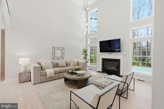 3515 DEVON DR, Falls Church, VA 22042