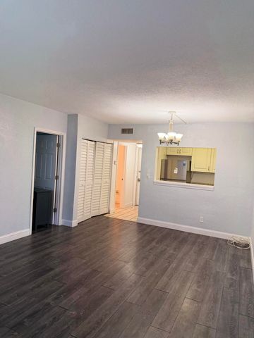 270 S Cypress Road 204, Pompano Beach, FL 33060