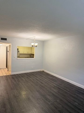 270 S Cypress Road 204, Pompano Beach, FL 33060