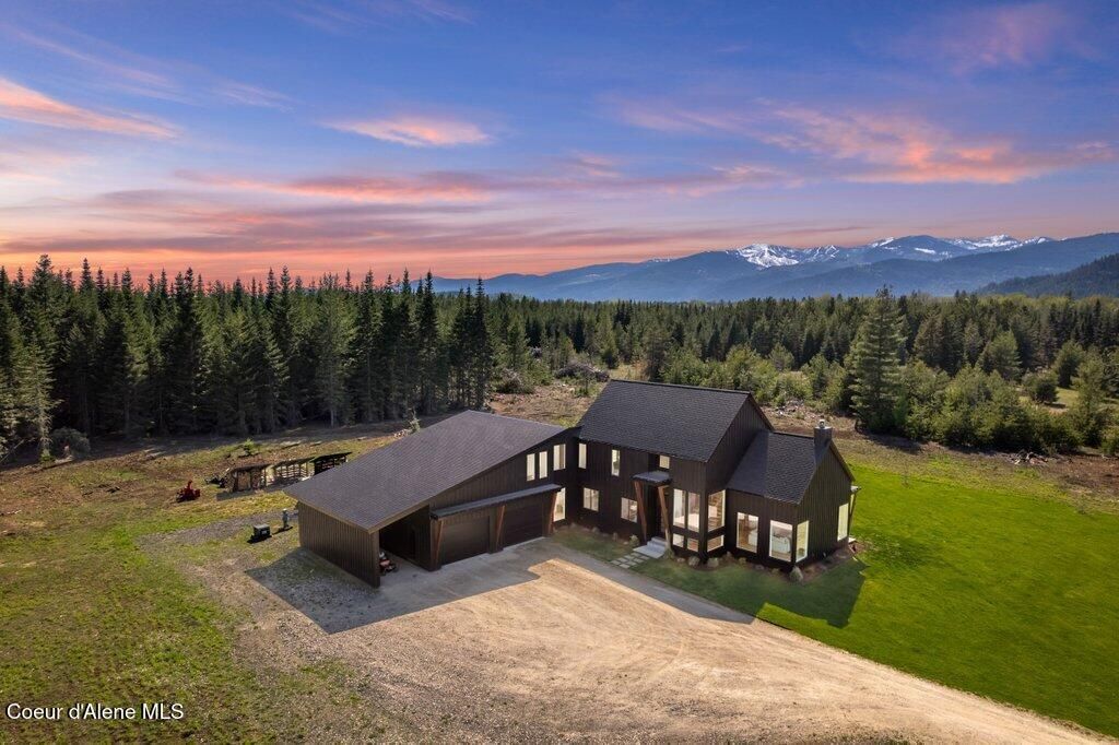 322 Reload Rd, Sandpoint, ID 83864