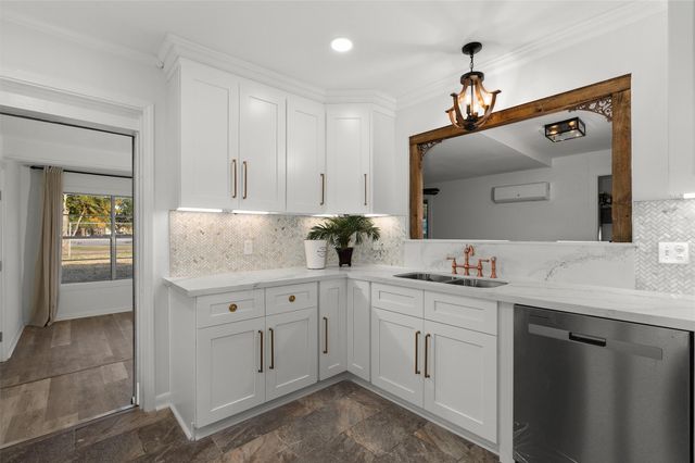 3211 Caroline Drive, Bossier City, LA 71112