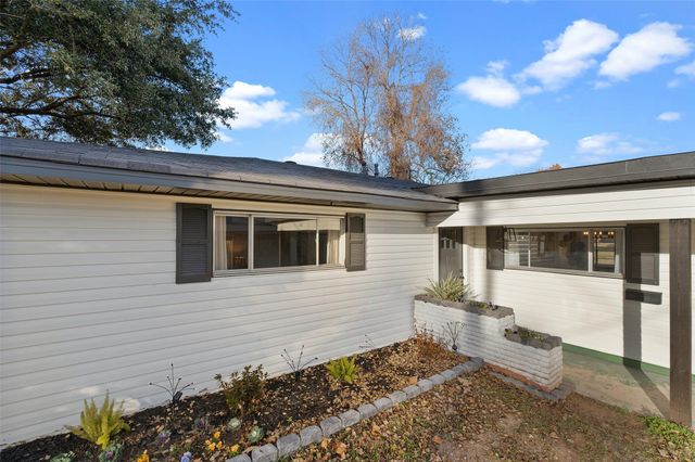 3211 Caroline Drive, Bossier City, LA 71112