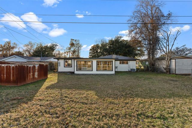 3211 Caroline Drive, Bossier City, LA 71112