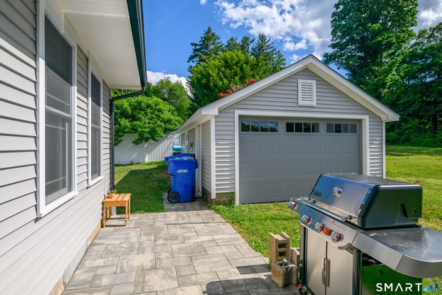 2 Penney Lane, New Fairfield, CT 06812