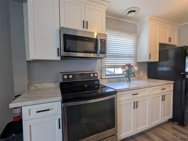 6 Elmhurst Drive, New Hartford, NY 13413