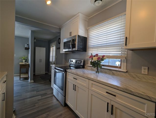 6 Elmhurst Drive, New Hartford, NY 13413