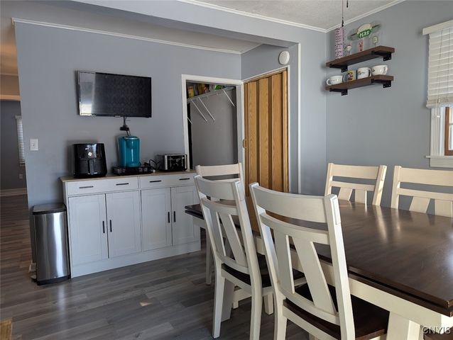 6 Elmhurst Drive, New Hartford, NY 13413