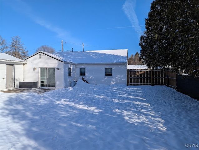 6 Elmhurst Drive, New Hartford, NY 13413