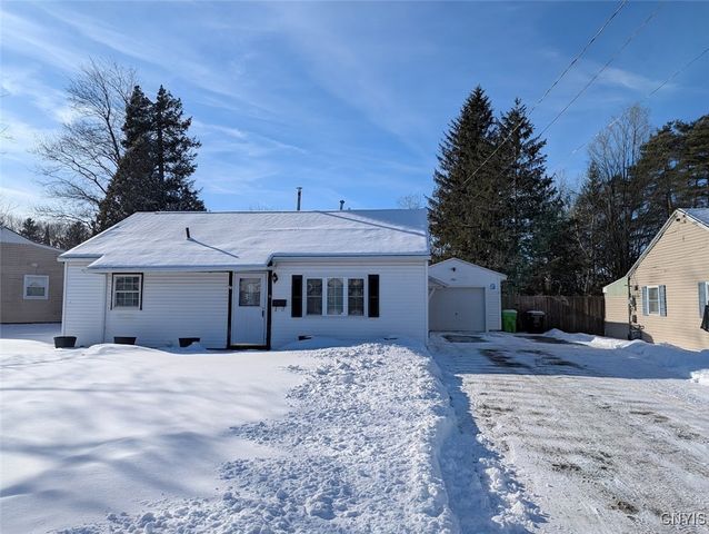 6 Elmhurst Drive, New Hartford, NY 13413