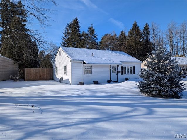 6 Elmhurst Drive, New Hartford, NY 13413
