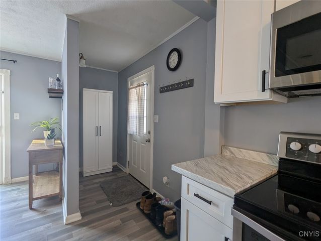 6 Elmhurst Drive, New Hartford, NY 13413