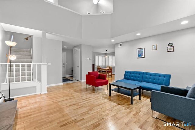 13 Byrne Court A, Farmington, CT 06032