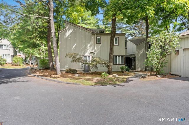 13 Byrne Court A, Farmington, CT 06032