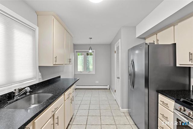 13 Byrne Court A, Farmington, CT 06032