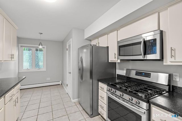 13 Byrne Court A, Farmington, CT 06032