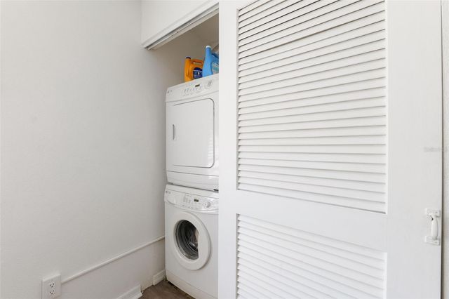 10435 SAINT TROPEZ PLACE 201, Tampa, FL 33615