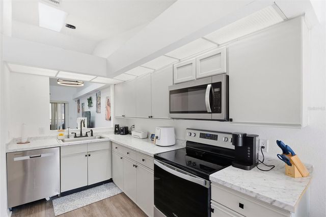 10435 SAINT TROPEZ PLACE 201, Tampa, FL 33615