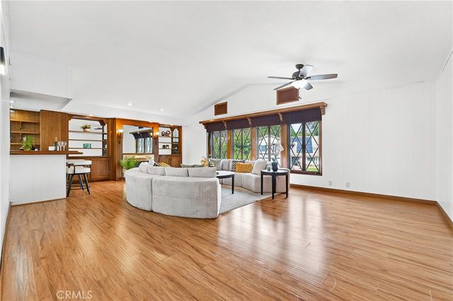 663 Lausinda Avenue, Long Beach, CA 90803