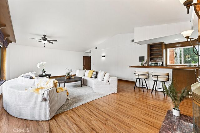 663 Lausinda Avenue, Long Beach, CA 90803