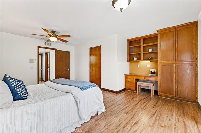 663 Lausinda Avenue, Long Beach, CA 90803