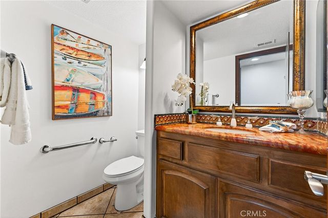 663 Lausinda Avenue, Long Beach, CA 90803