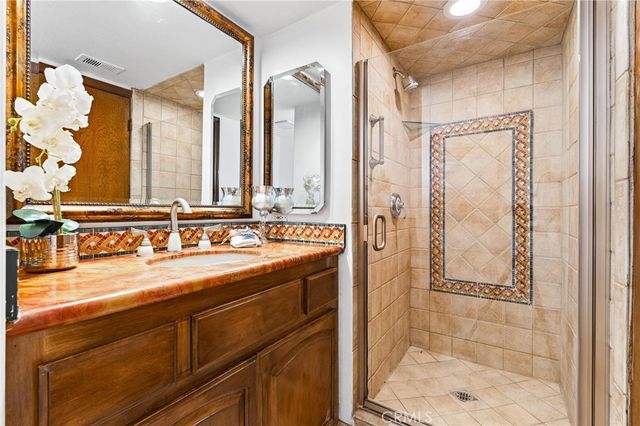 663 Lausinda Avenue, Long Beach, CA 90803